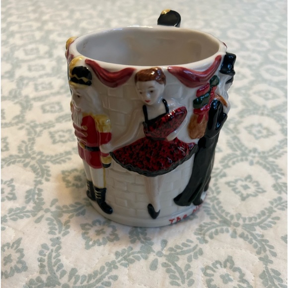 nutcracker mug/ 2001 - Picture 3 of 4